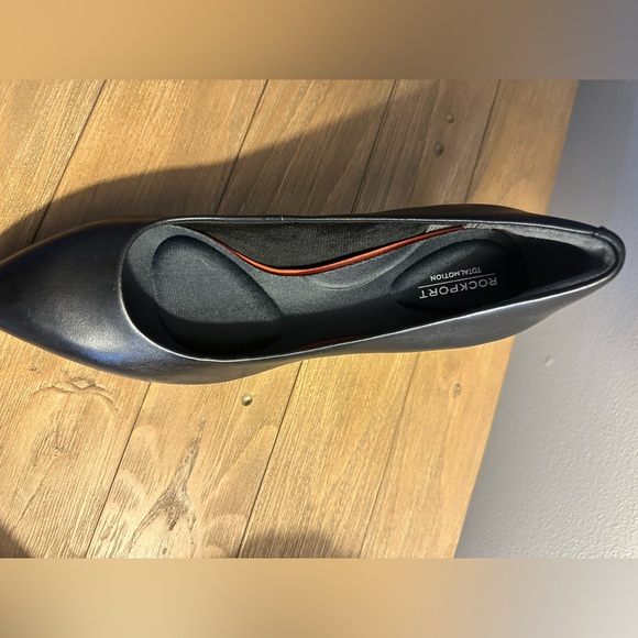 Rockport Women's Total Motion 75mm Pointy Leather Pump Black Size 8.5 NEW - Picture 4 of 13